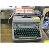 Image 1 : 1 SMITH CORONA MANUAL TYPEWRITER