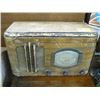 Image 1 : 1 GENERAL ELECTRIC TABLE TOP RADIO