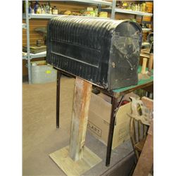 1 MAIL BOX ON STAND