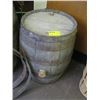 Image 1 : 1 SMALL WOOD BARREL