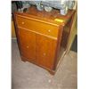 Image 1 : 1 SMALL CABINET