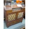 Image 1 : 1 DOMINION ELECTROHOME RADIO- PHONOGRAPH COMBINATION IN WOOD CABINET