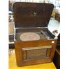 Image 1 : 1 RCA VICTOR VICTROLA TABLE TOP CABINET RECORD PLAYER -24