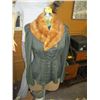 Image 1 : 1 LADIES VINTAGE COAT WITH FUR STOLE ON MANNEQUIN