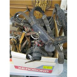 1 BOX OF ASSORTED HORSE TACK