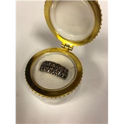 WOMANS STERLING SILVER RING WITH STONES