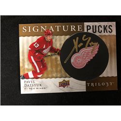 2014-15 UPPER DECK TRILOGY SIGNATURE PUCKS PAVEL DATSYUK