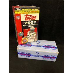 2007 TOPPS NFL FOOTBALL CARDS BOX & OPC 500 SPORTS CARDS VEND PAK