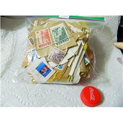 LOT OF ASSORTED STAMPS