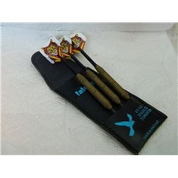 DARTS WITH CASE - 23GR KNURLED TUNGSTEN MADE IN ENGLAND
