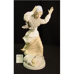 ZAPHIR Figurine - Girl with Bonnet
