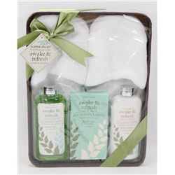SLIPPER SPA SET AWAKE & REFRESH