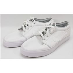 SIZE 10.5 MENS NIKE RUNNING SHOES