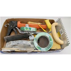 DRYWALL / PAINTING AND ACCESSORIES LOT ( TOOLS )