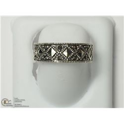 28) SILVER MARCASITE RING SIZE 7.75