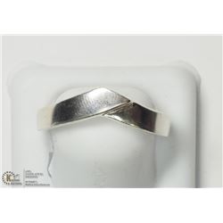 36) SILVER RING SIZE 10.5
