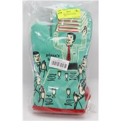 2 NEW PAIRS OF BLUE Q OVEN MITTS - ( MISC )