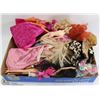 Image 1 : FLAT OF BARBIE'S AND ACCESSORIES & OTHER DOLLS /