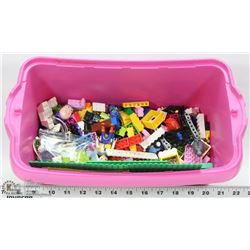 LEGO BOX W/LOTS OF LEGO - KIDS