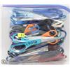 Image 1 : BAG OF ASSORTED SCISSORS