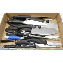 BOX OF LARGE KITCHEN KNIVES - HOUSEHOLD