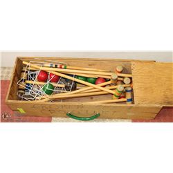 CROQUET GAME SET IN WOODEN CARRYING CASE