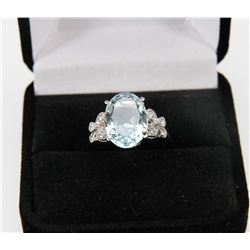 GENUINE 5.5 CARAT BLUE TOPAZ AND WHITE PERIDOT LAD