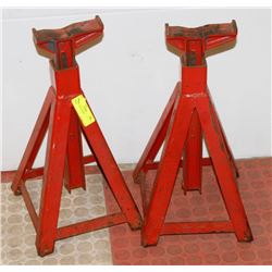 PAIR OF AXLE STANDS