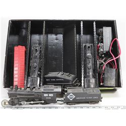 1940S LIONEL AND AMERICAN FLYER TOY TRAINS.