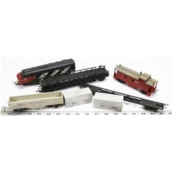 VINTAGE TRI-ANG HO TRAIN SET.