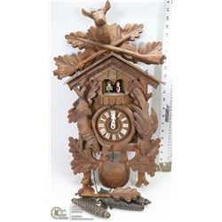 VINTAGE GERMAN WOODEN CUCKOO CLOCK