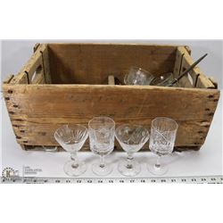 CRATE WITH ASSORTED CRYSTAL, GLASS AND ANTIQUE