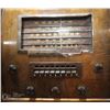 Image 2 : VINTAGE WESTINGHOUSE RADIO CONSOLE 29X13X40