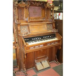 ANTIQUE WINDSOR ORGAN BY MONTGOMERY WARD & CO