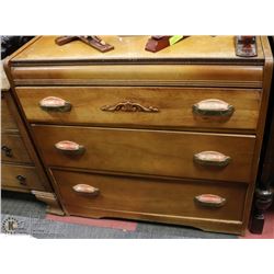 VINTAGE 3 DRAWER DRESSER 35X19X35