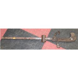 ANTIQUE BEAM SCALE