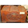 Image 1 : VINTAGE HAND CARVED ASIAN STYLE TRINKET BOX