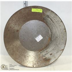 VINTAGE GOLD PANNING PAN