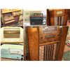 Image 1 : FEATURED ANTIQUE RADIOS