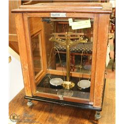 ANTIQUE OERTLING ANALYTICAL SCALE CIRCA 1930