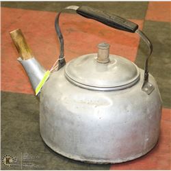 VINTAGE METAL KETTLE FOR PLANTER