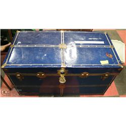 VINTAGE BLUE TRUNK 21X40X21