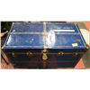 Image 1 : VINTAGE BLUE TRUNK 21X40X21