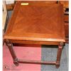 Image 1 : FOLDOUT WOOD END TABLE