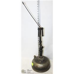 ANTIQUE COLEMAN CO QUICK LITE KEROSENE LAMP