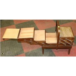 VINTAGE SEWING BOX