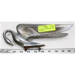 1940 SWAN HOOD ORNAMENT , OFF A PACKARD