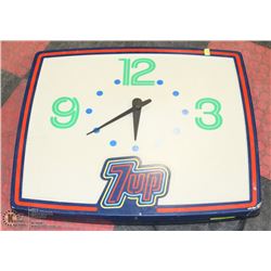 VINTAGE 7-UP CLOCK