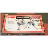 Image 1 : 1970 BOBBY ORR TABLE TOP HOCKEY GAME WITH BOX