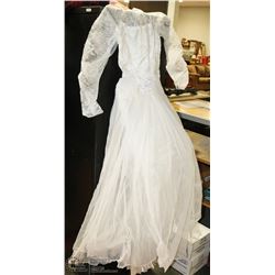 VINTAGE WEDDING GOWN